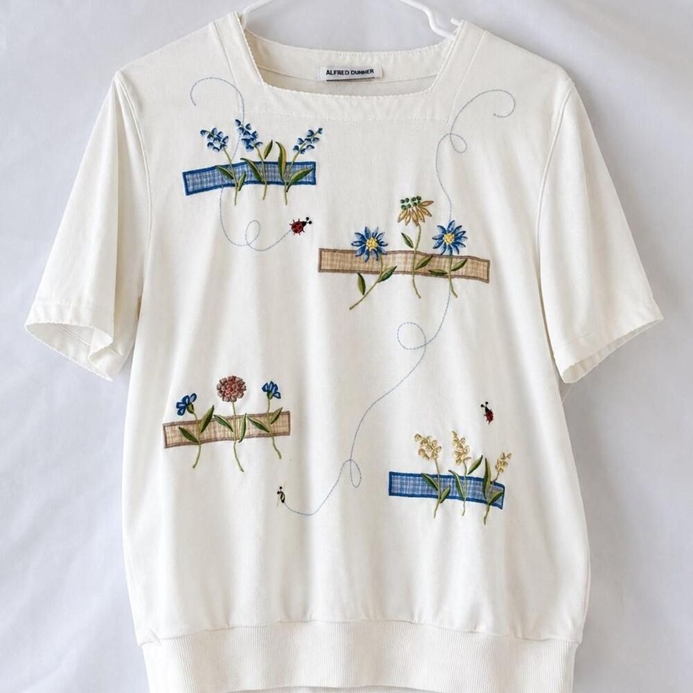 Alfred Dunner Flower and Bees